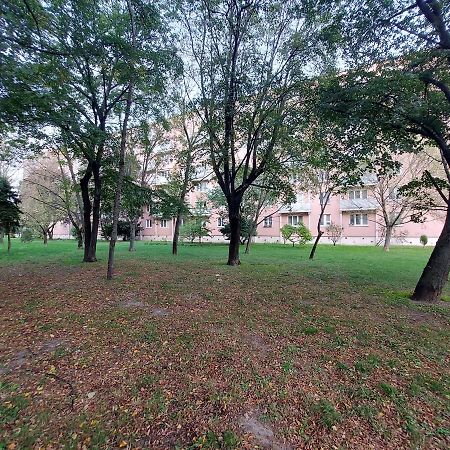 Apartman Merry Bratislava Exterior foto