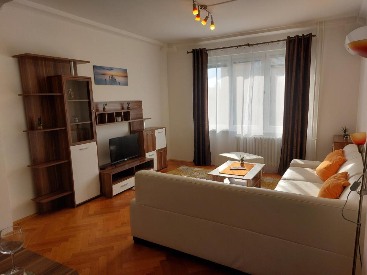 Apartman Merry Bratislava Exterior foto