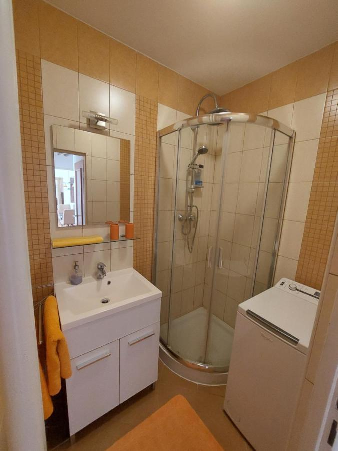 Apartman Merry Bratislava Exterior foto